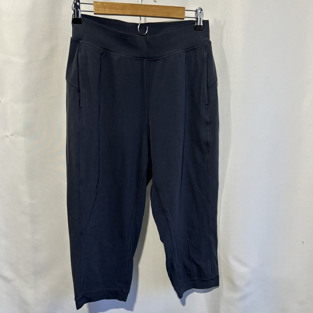 Lululemon Womens 6 Gray  Cropped Capri Jogger High Rise